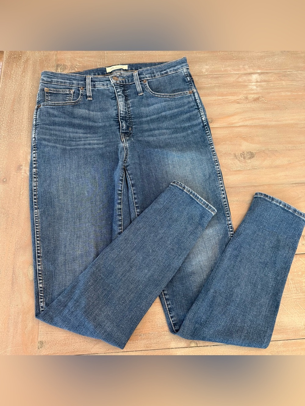 Articles Of Society Medium Wash Distressed Women’s Jeans Sz 28 Preowned